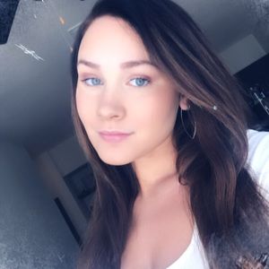 Meet your Posher, Ava